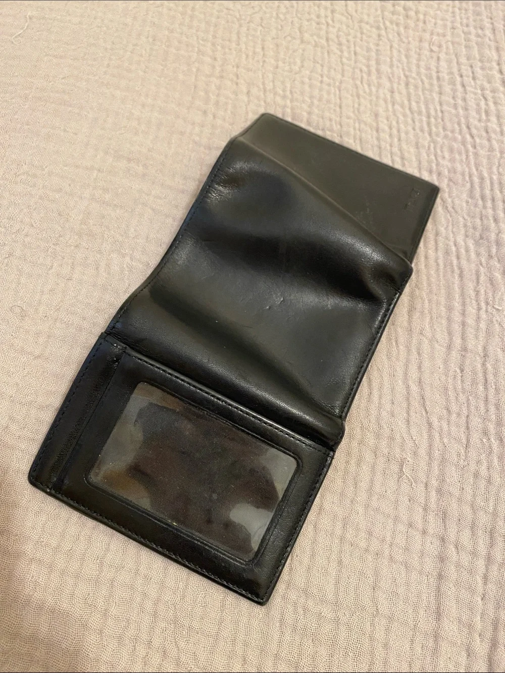 Tumi Black Leather Trifold Wallet- Card Holder